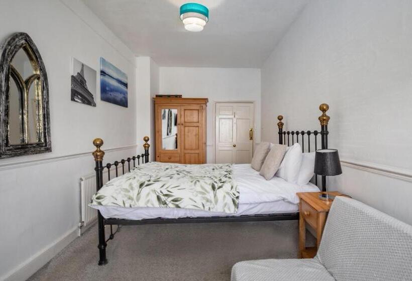 Семейный Номер Вид на Сад, Serenity Guest House