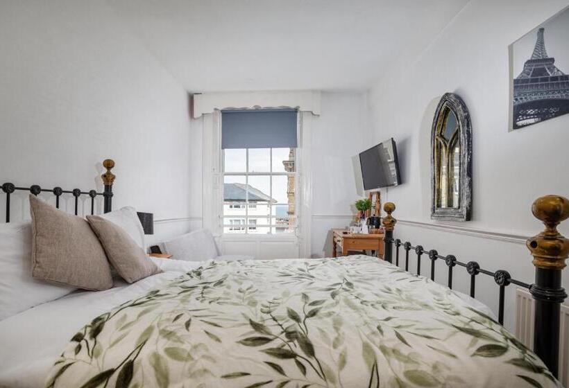 Семейный Номер Вид на Сад, Serenity Guest House