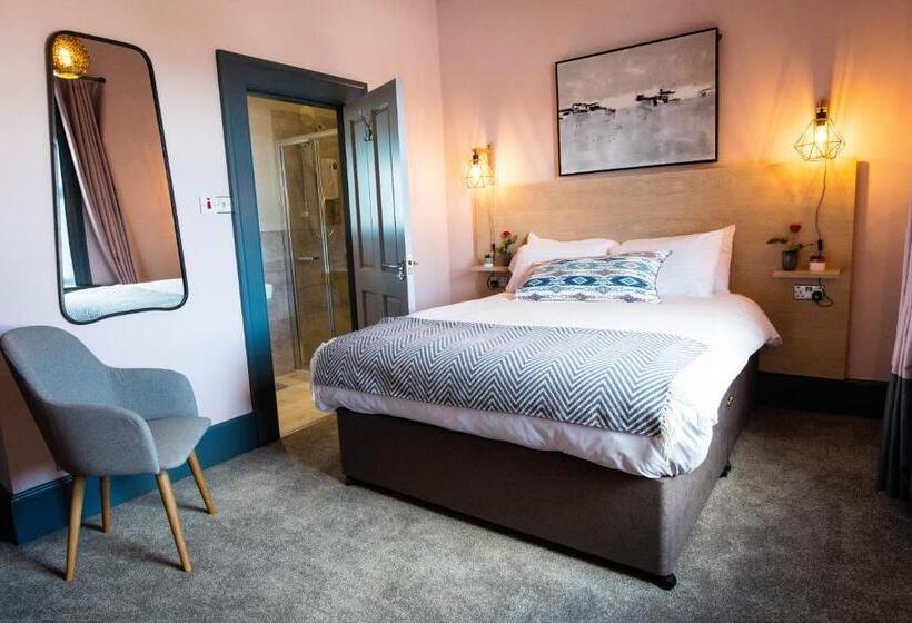 싱글 디럭스 룸, The Fullerton Arms