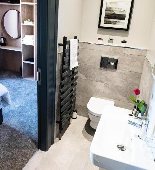 싱글 디럭스 룸, The Fullerton Arms