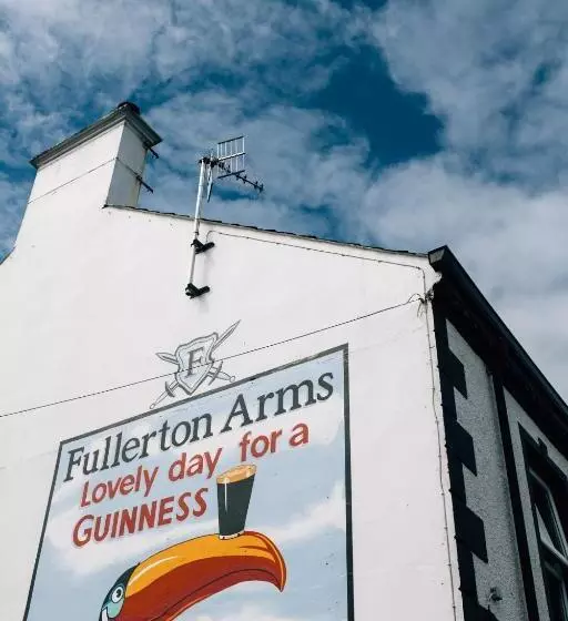 スタンダード4人部屋, The Fullerton Arms
