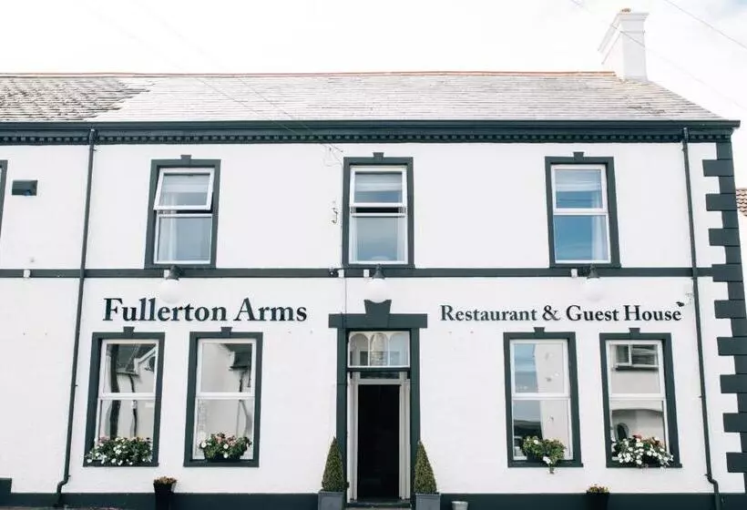 スタンダード4人部屋, The Fullerton Arms