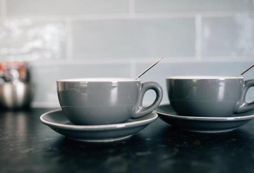 침실 1개 아파트, The Fullerton Arms