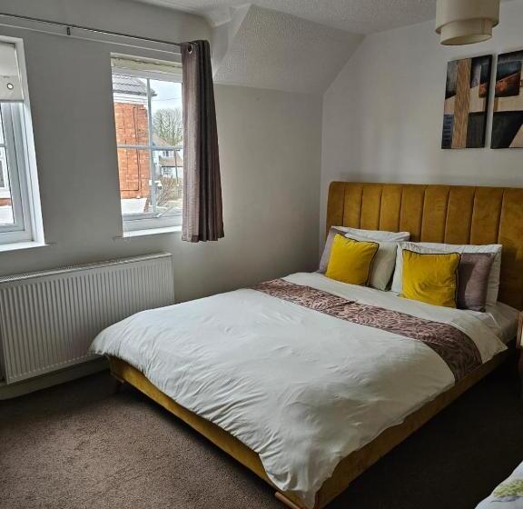 Семейный Номер, The Gungate