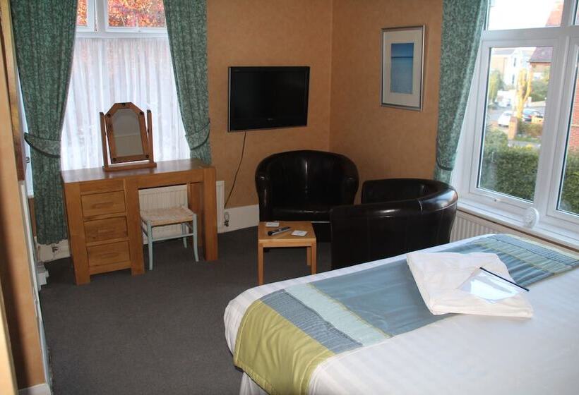 수피리어 룸, The Kenbury