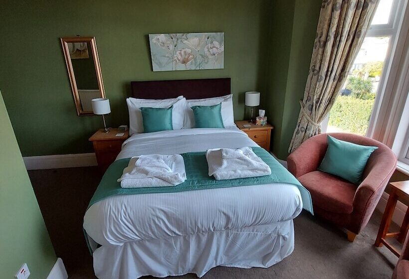 수피리어 룸, The Kenbury