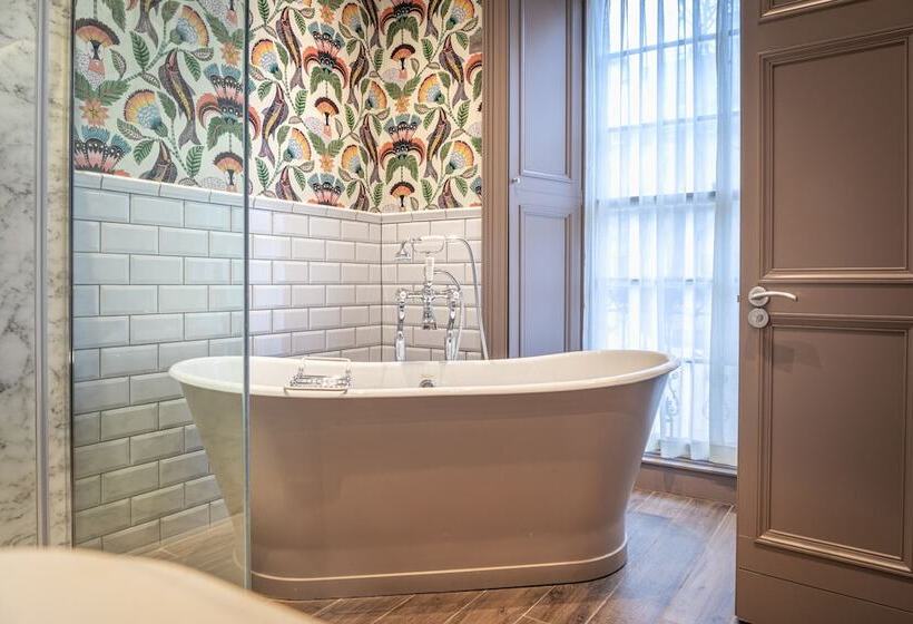 Номер Deluxe, The Raeburn