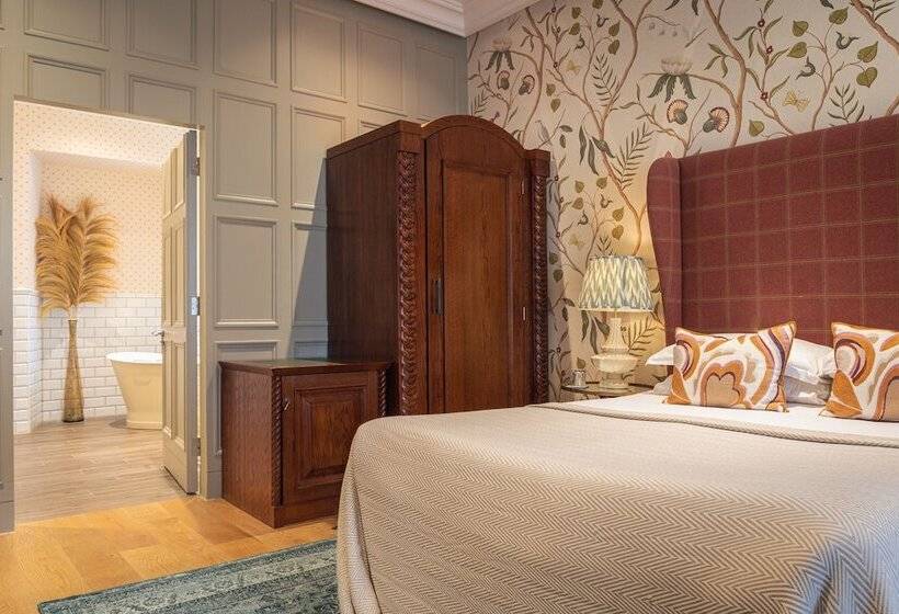 Номер Deluxe, The Raeburn