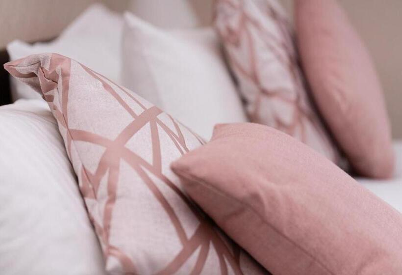 프리미엄 룸, The Rosscourt Adults Only