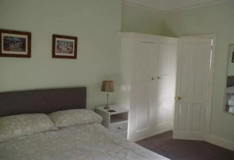 Quarto standard, Varley House