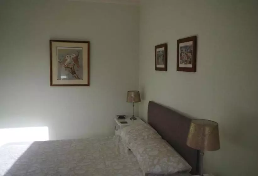 Quarto standard, Varley House