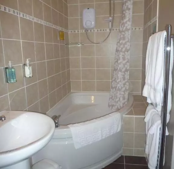 Quarto Triplo Standart, Varley House