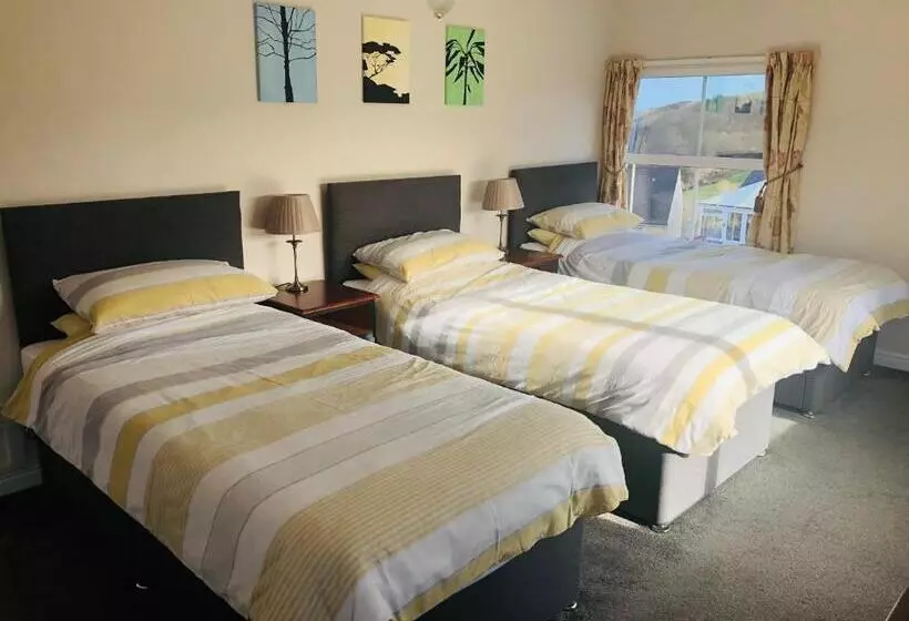 Quarto Triplo Standart, Varley House