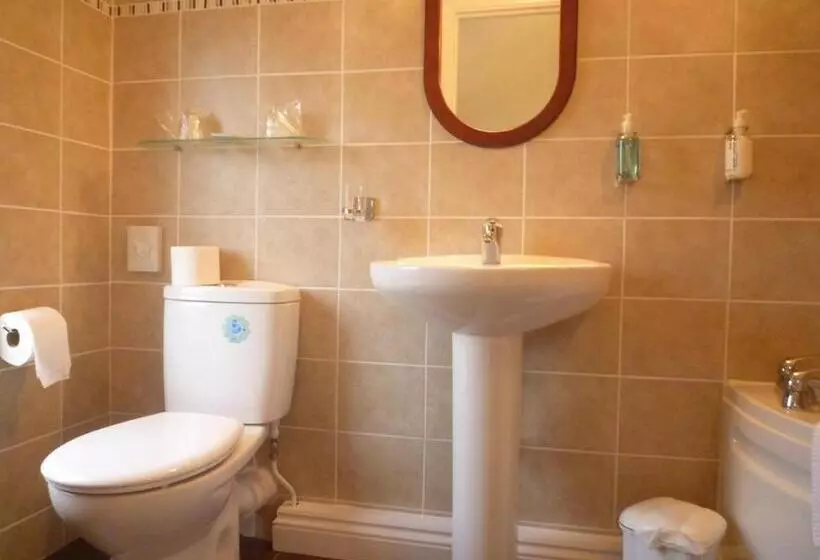 Quarto Triplo Standart, Varley House