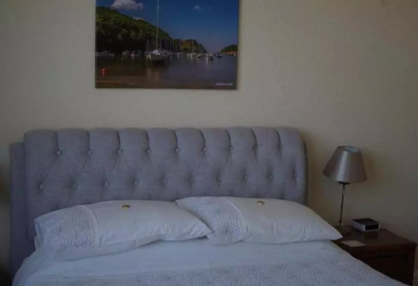 Quarto Standard Cama King, Varley House