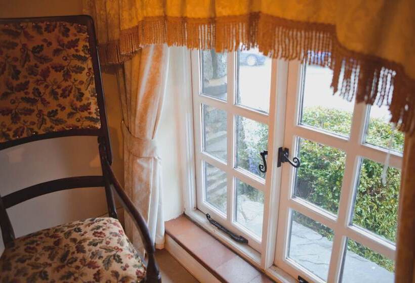 套房, The West Arms