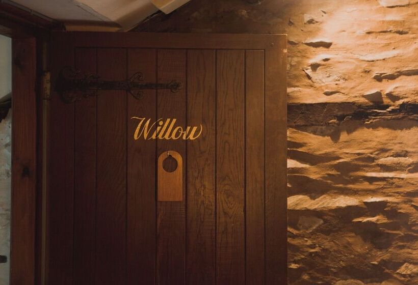 套房, The West Arms