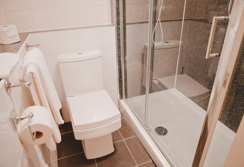 标准间, The West Arms