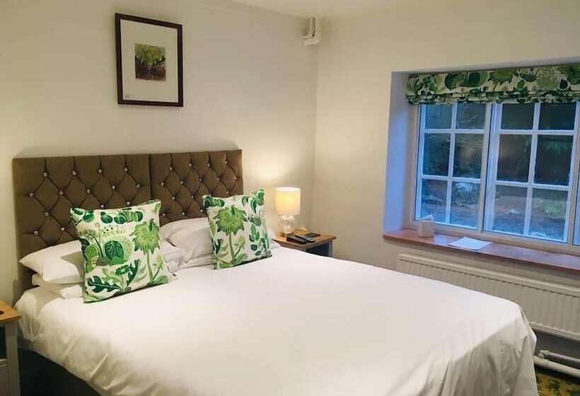 标准间, The West Arms