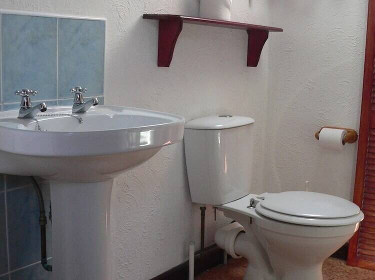 خانه 3 خوابه, Wringford Cottages