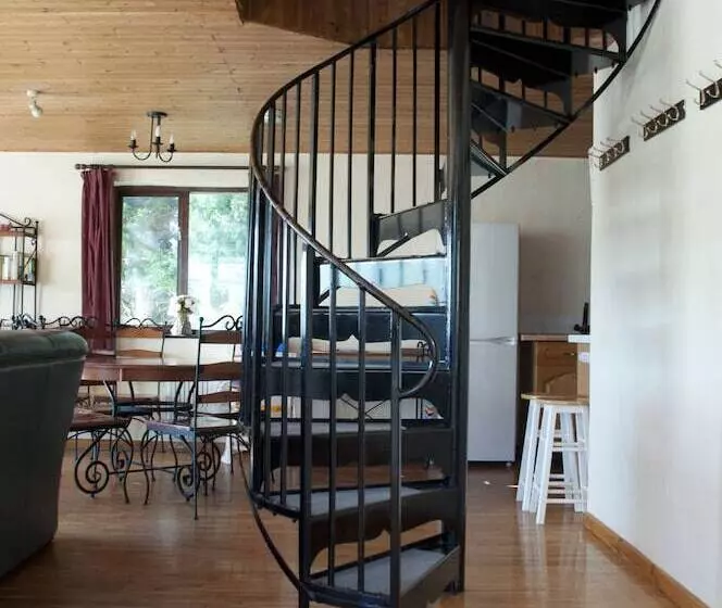 ３ベッドルームハウス, Wringford Cottages