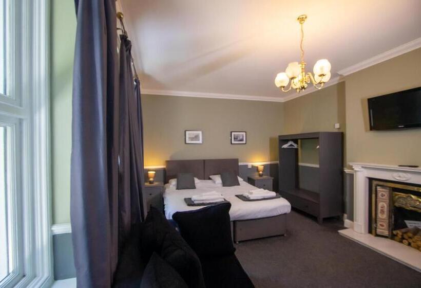 جناح جونيور, The Shurland Hotel Gym Spa