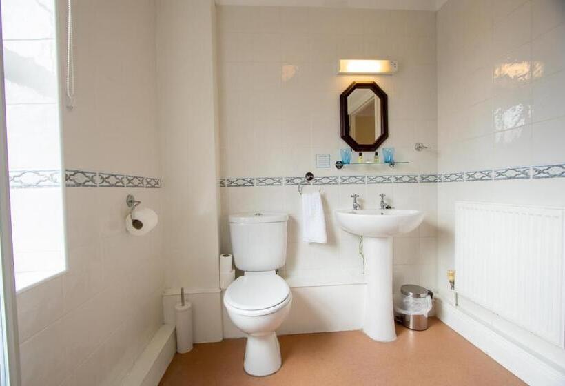 غرفة عائلية, The Shurland Hotel Gym Spa