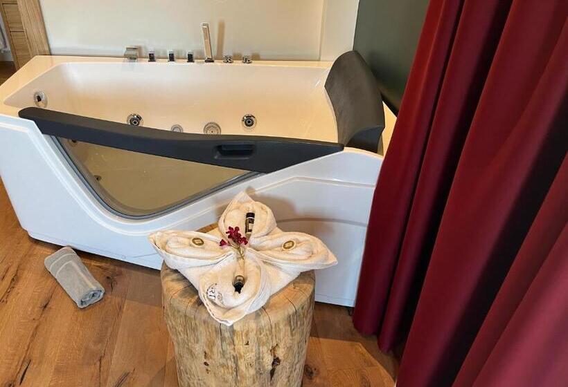 디럭스 스위트, Artion Boutique By Enorme