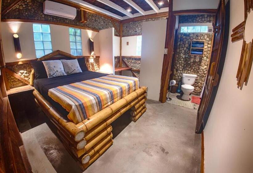 استودیوی لوکس, Vistamar Guest House