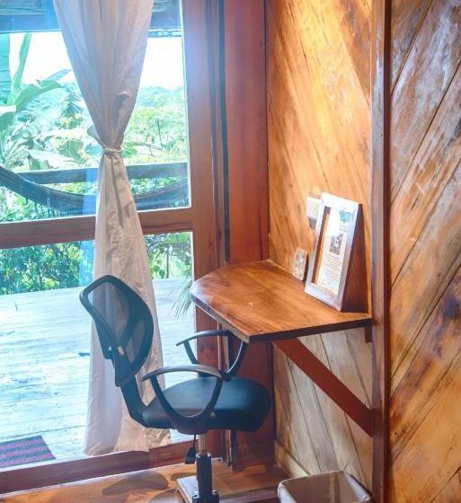 سوییت لوکس, Vistamar Guest House