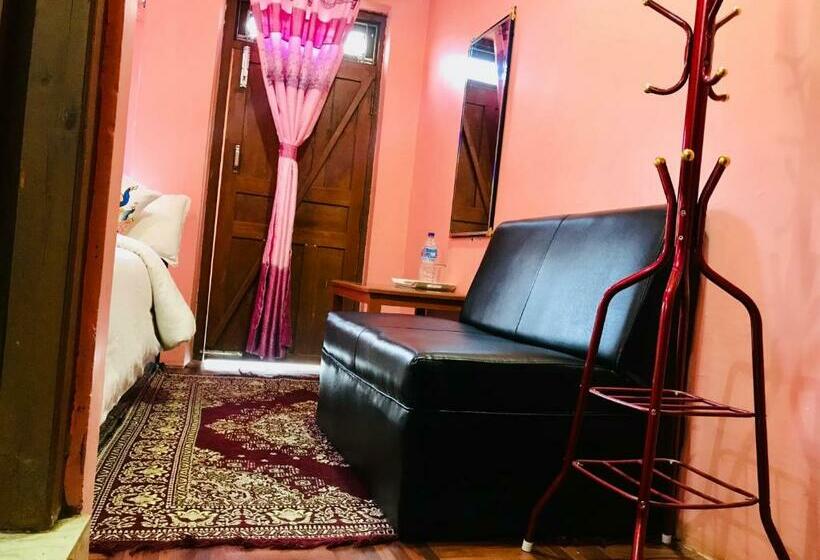 اتاق استاندارد یک تخته با بالکن, Shristi Hotel & Lodge