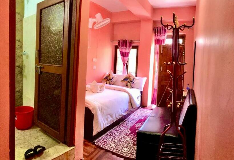 اتاق استاندارد یک تخته با بالکن, Shristi Hotel & Lodge