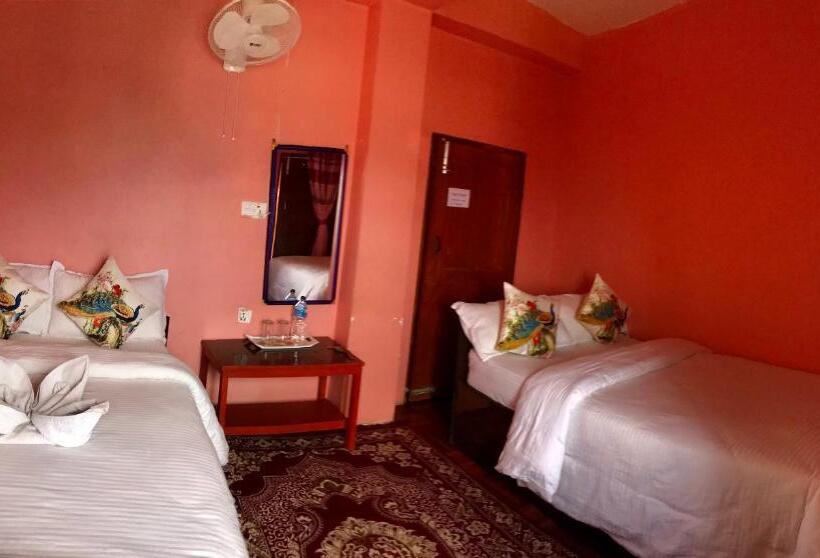 اتاق استاندارد با بالکن, Shristi Hotel & Lodge