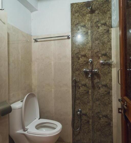 اتاق استاندارد سه تخته با بالکن, Shristi Hotel & Lodge