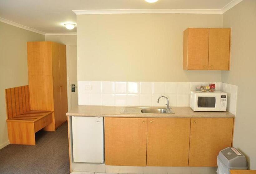 חדר דלוקס, Chittaway Motel