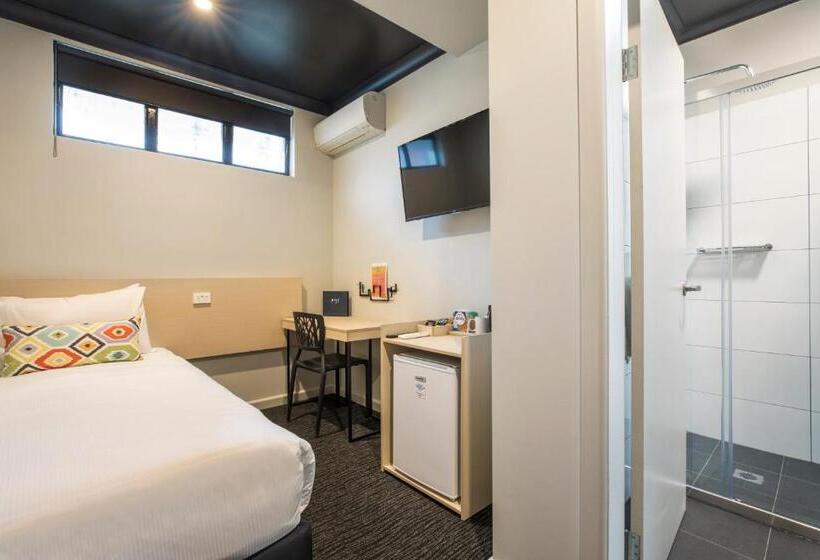 استودیوی استاندارد, Nightcap At Chester Hill