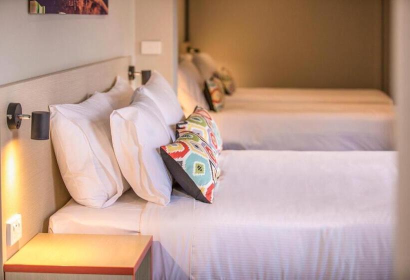 استودیو خانوادگی, Nightcap At Chester Hill