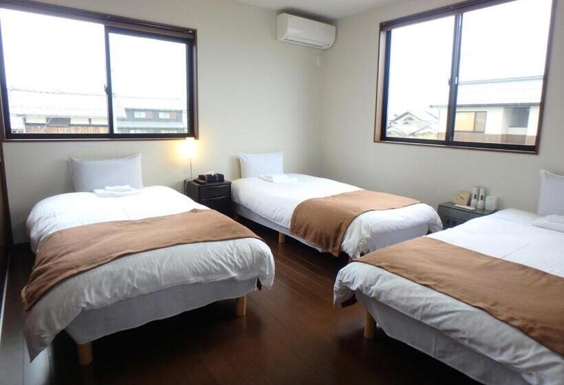 스탠다드 트리픔 룸 공동욕실, Racine Home Harie