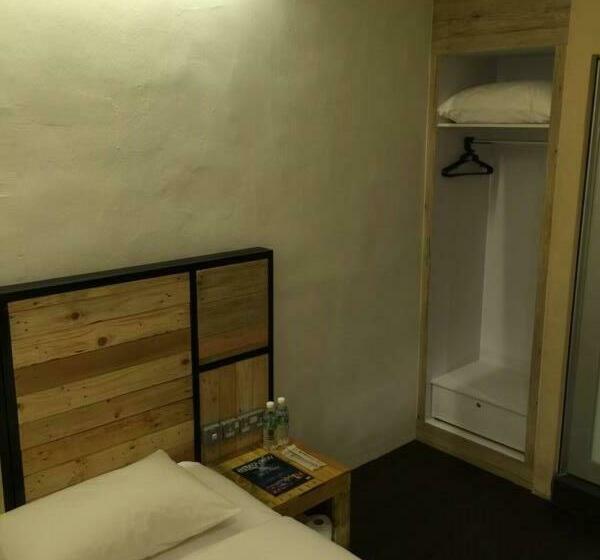 غرفة ديلوكس, The Oikos