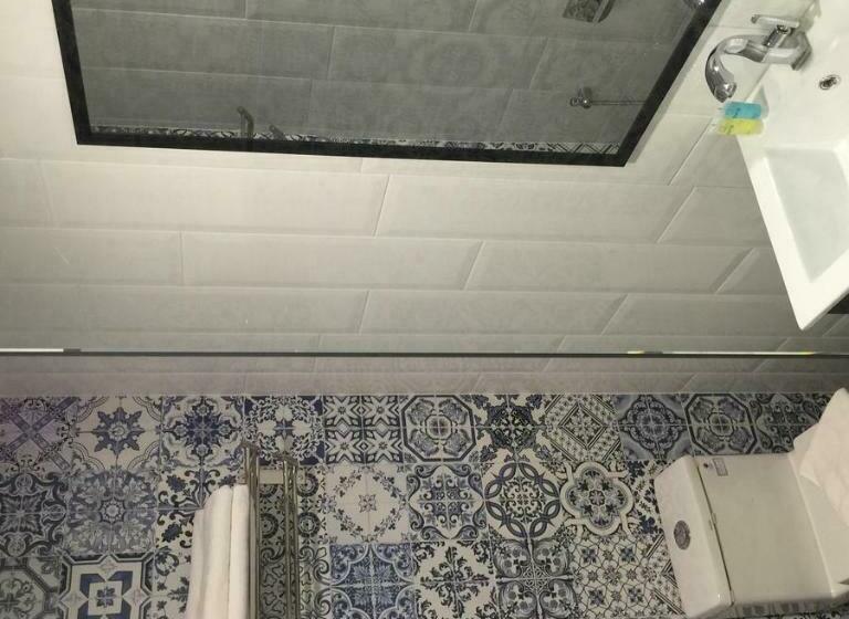 غرفة ديلوكس, The Oikos