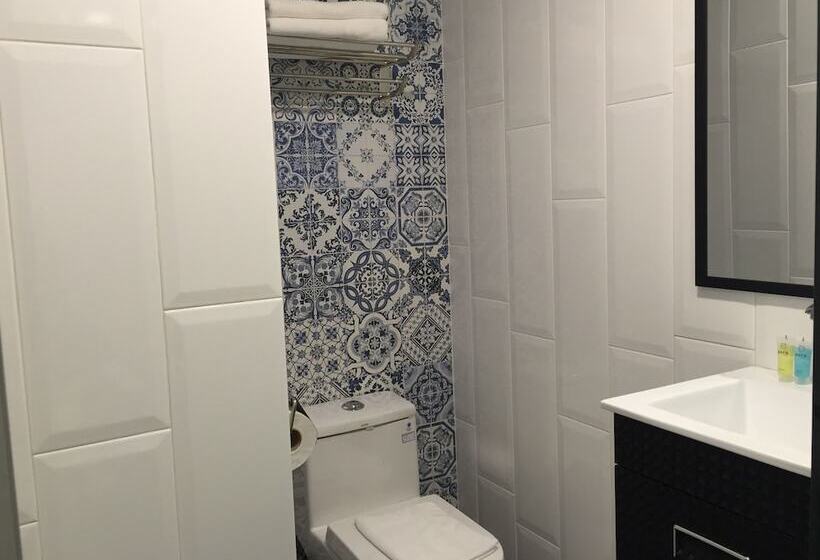 غرفة ديلوكس, The Oikos