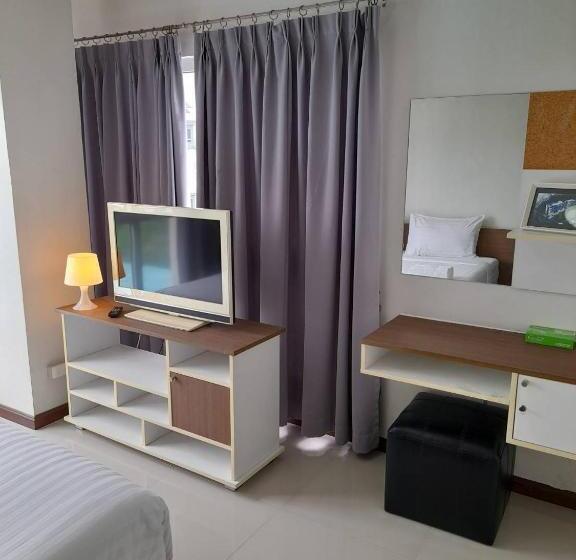 디럭스 룸, The September Salaya