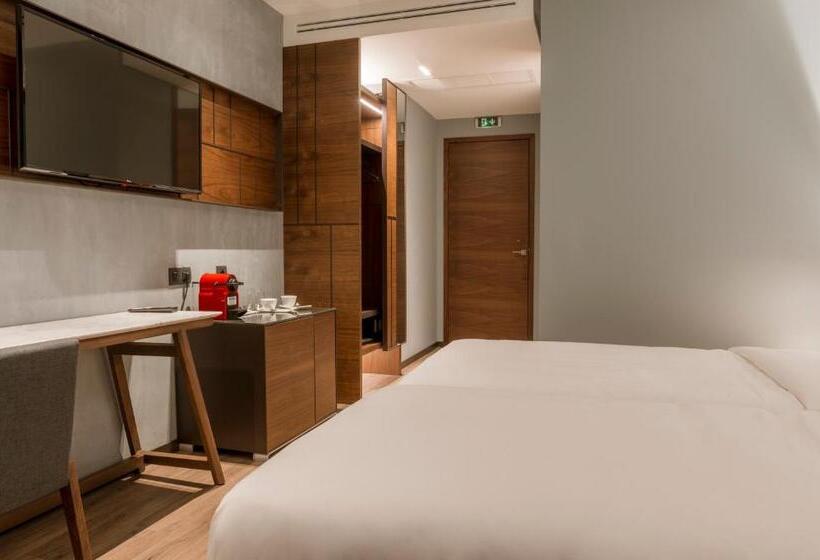 חדר דלוקס, Aya