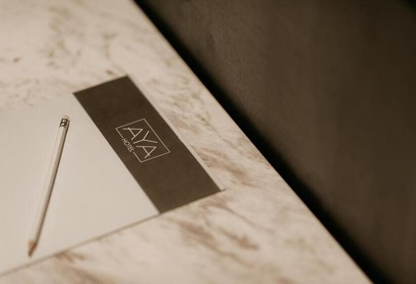 חדר דלוקס, Aya