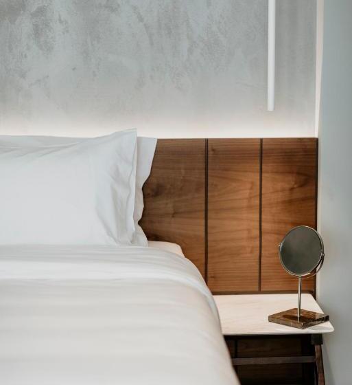 חדר דלוקס, Aya