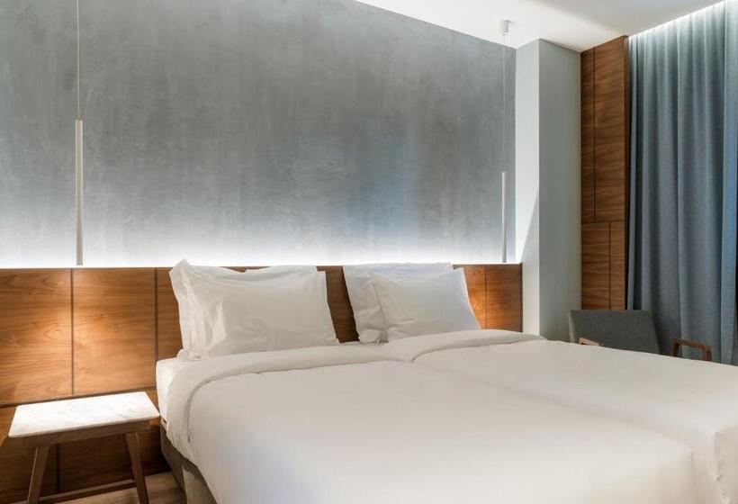 חדר דלוקס, Aya