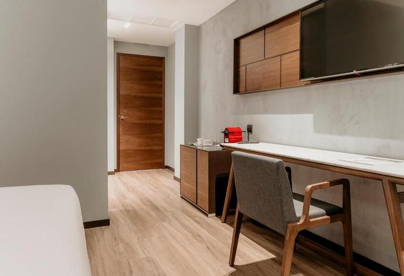 חדר דלוקס, Aya