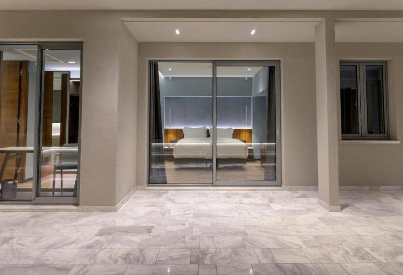 סוויטת ג'וניור עם טרסה, Aya