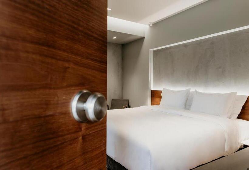 סוויטת ג'וניור עם טרסה, Aya