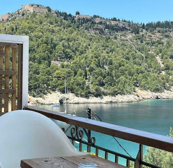 اتاق استاندارد, Vassilis Retreat